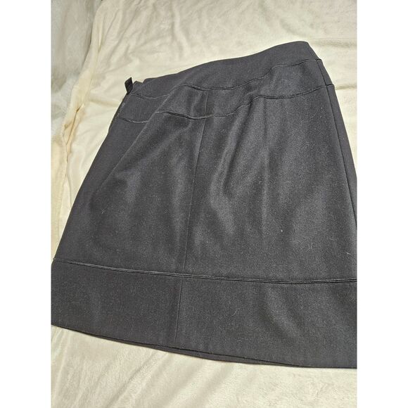 Harve Bernard Women's Wool LIned skirt, Black,‎ zipper & button closure, size 12 - Picture 5 of 7